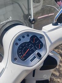vespa 300 gts