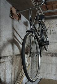 Bici d'epoca restaurata con freni a bacchetta