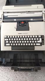 macchina da scrivere Olivetti Lexikon 82 