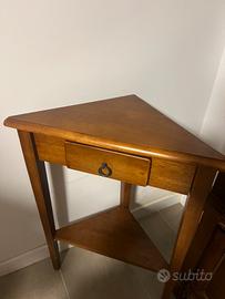 Angoliera/ mobiletto svuotatasche in legno
