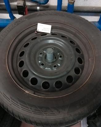 cerchi in ferro con gomme termiche Suzuki Vitara 