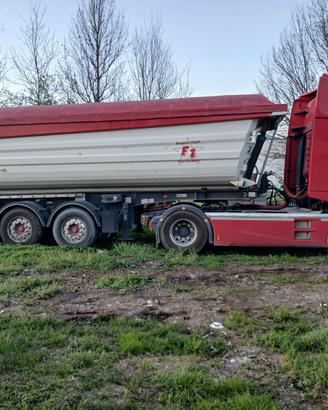Stralis 570 cv + vasca Tecnokar