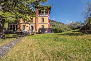 Villa di 335 m² con più di 5 locali a Gromo