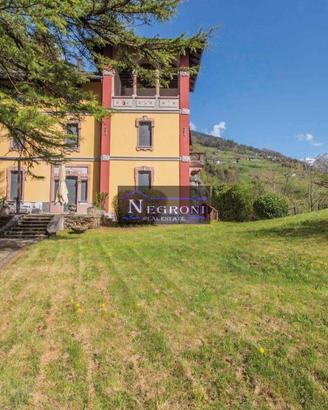 Villa di 335 m² con più di 5 locali a Gromo