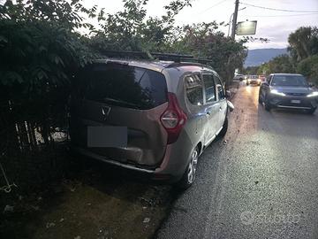 Dacia Lodgy per pezzi di ricambio - Palinuro