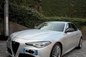 Alfa Romeo Giulia Super 2.2 Diesel AT8 150cv