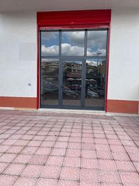 Magazzino comm. vill mose 270 mq