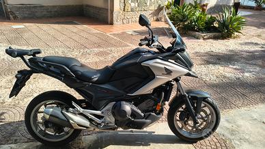 Honda nc750 x del 2016