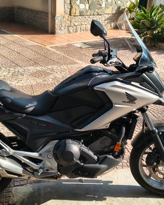 Honda nc750 x del 2016