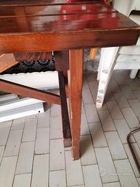 Tavolo con 2 pacchette