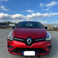 Renault Clio Moschino 5p 1.2 Duel 75cv