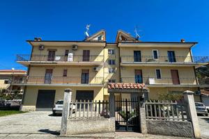 2 LOCALI A NOCERA TERINESE