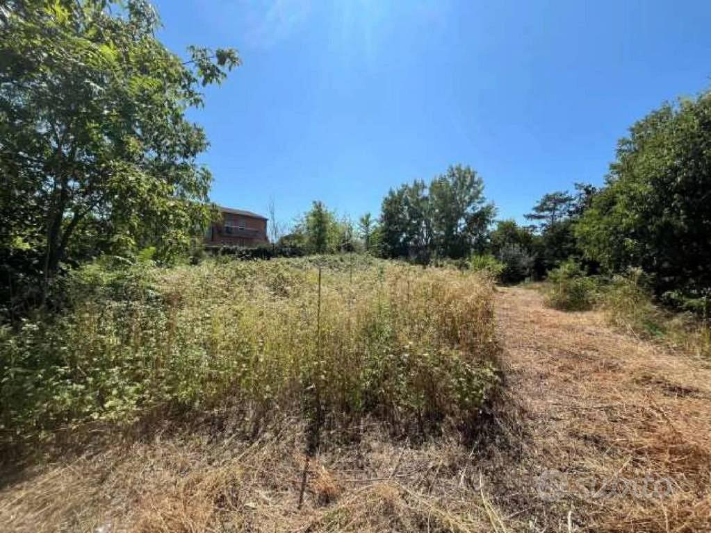 Immobile in asta di 1500 m² a Sale - Altro