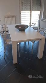 tavolo con sedie