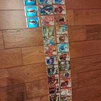 Carte calciatori, pokemon + yoyo e braccialetto 