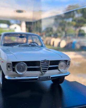 1/24 Alfa Romeo Giulia GT 1300 Junior