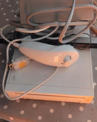 Wii completa di alimentatore ed 1 gioco