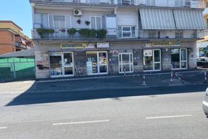 Oltre 3 vetrine a Tivoli