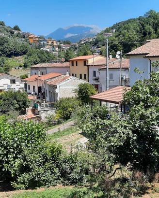 Casa indipendente con giardino