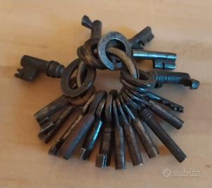 LOTTO STOCK 19 CHIAVI ANTICHE IN FERRO FORGIATO