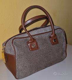 borsa  tipo Borbonese   tapiro con finiture in pel