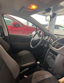 Peugeot 207 1.4 GPL 2010 motore revisionato