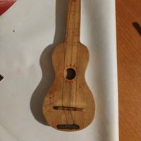Chitarra Giocattolo in legno vintage - H. 30 cm