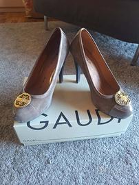 DECOLLETÈ Gaudì in pelle color tortora