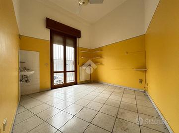NEGOZIO A PONTECURONE