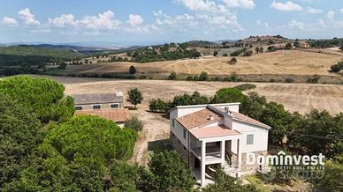 Rustico / Casale di 280 m² con 5 locali e box auto