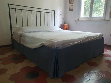 Letto matrimoniale con cassone a scomparsa