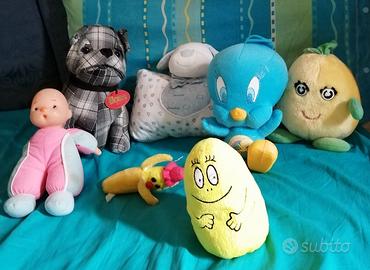 Peluche, bambola, cane di stoffa
