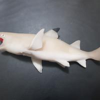 squalo giocattolo 