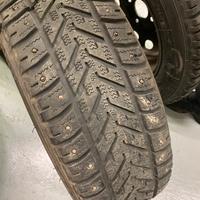 Gomme invernali chiodate 195/60 R15 88T con cerchi