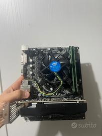 Scheda madre con processore Intel Core i5-7400
