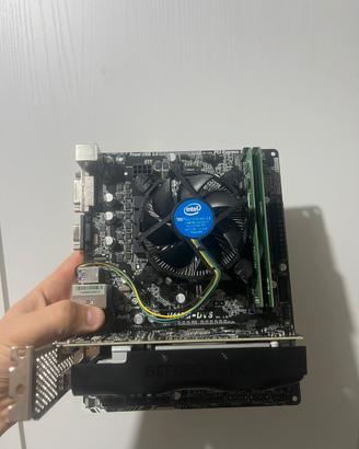 Scheda madre con processore Intel Core i5-7400
