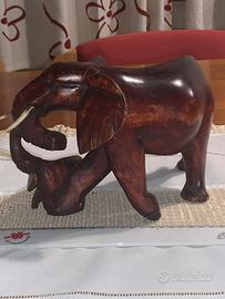 Scultura Elefante in legno massello intagliato