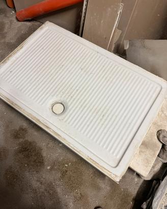 piatto doccia in ceramica