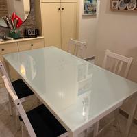 Tavolo bianco con vetro opaco 78x150 + 4 sedie