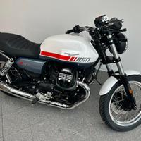 Moto Guzzi V7 IV