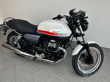 Moto Guzzi V7 IV