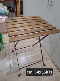 Tavolino pieghevole con due sedie da esterno