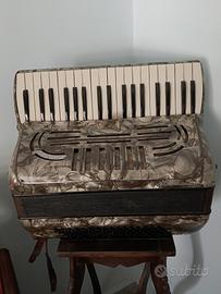 Fisarmonica antica