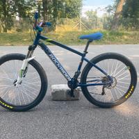 Wheelie bike rockrider st 540