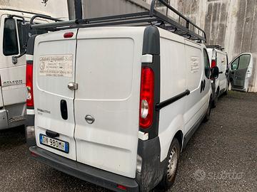 Due furgoni MOTORE ROTTI