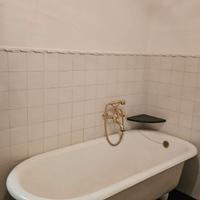 Vasca in ghisa con piedini