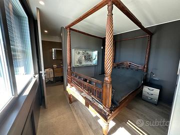 Letto teck indonesiano metá 800 con baldacchino