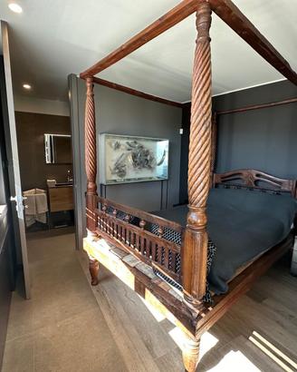 Letto teck indonesiano metá 800 con baldacchino