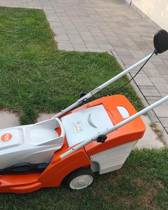 Rasaerba e decespugliatore STIHL a batteria