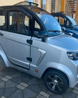 DELTA1 cabinato anziani/disabili minicar microcar